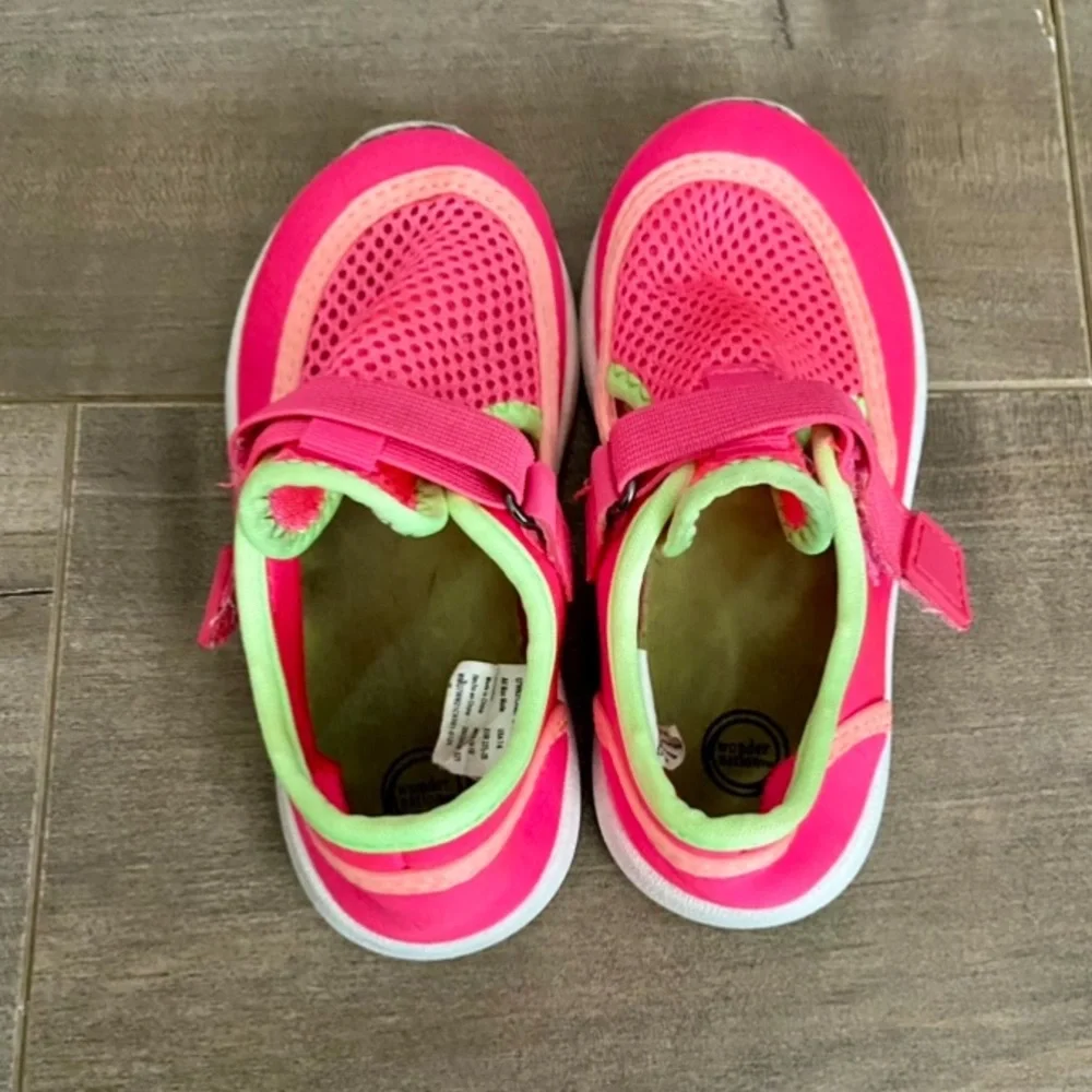 Wonder Nation Toddler Girls Beach Water Shoes in Pink